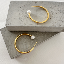  Pearl Hoops